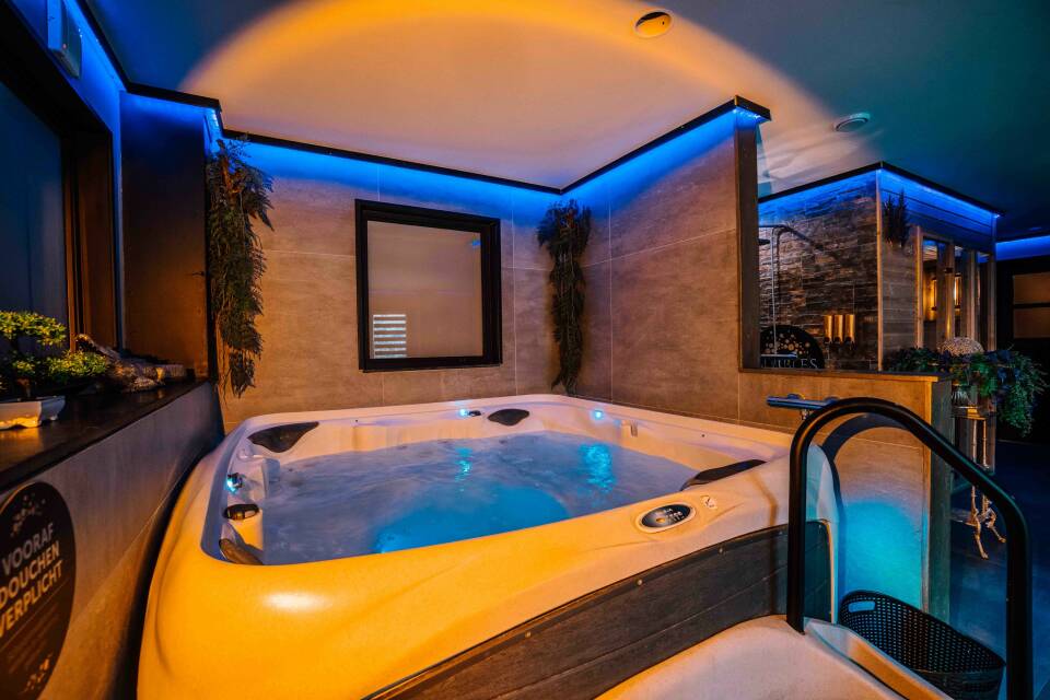 Bubbles on the Hills · Seventh Heaven met sauna en whirlpool