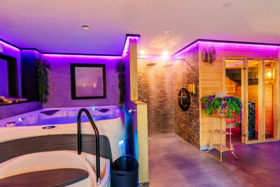 Bubbles on the Hills · Seventh Heaven met sauna en whirlpool